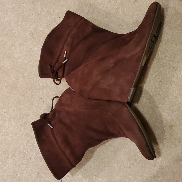 BCBG soft Suede wedge boots - Picture 5 of 5